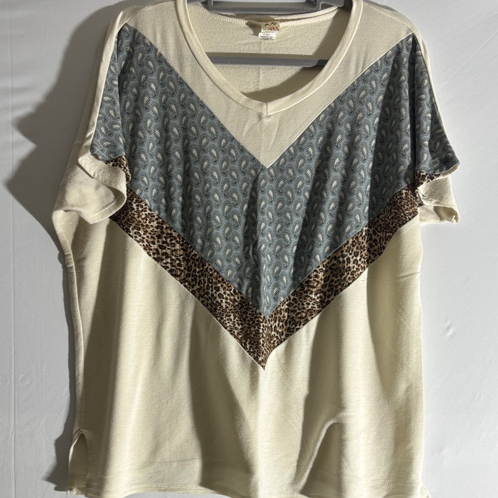 7th Ray Stylish Cream and Patterned Women's Top
